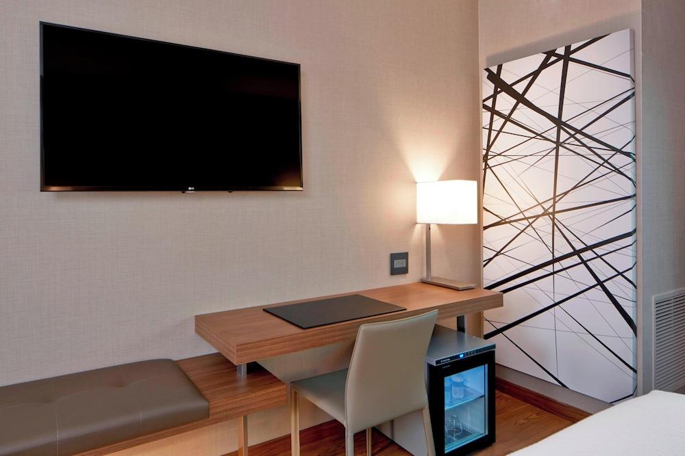 AC Hotel Atlanta Buckhead at Phipps Plaza photo 16