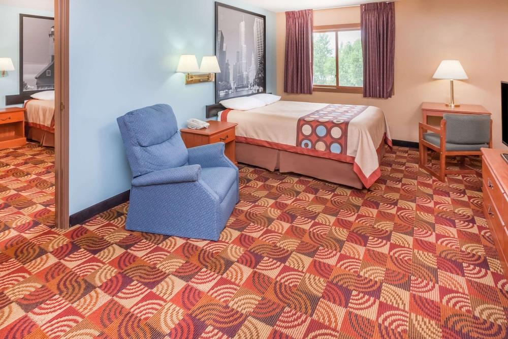 Super 8 by Wyndham Shipshewana photo 8