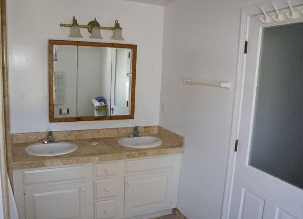 Outer Banks Motel - Village Accommodations photo 52