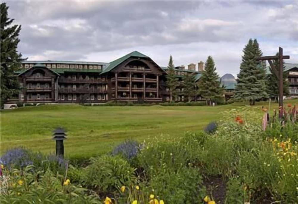 Glacier Park Lodge photo 26