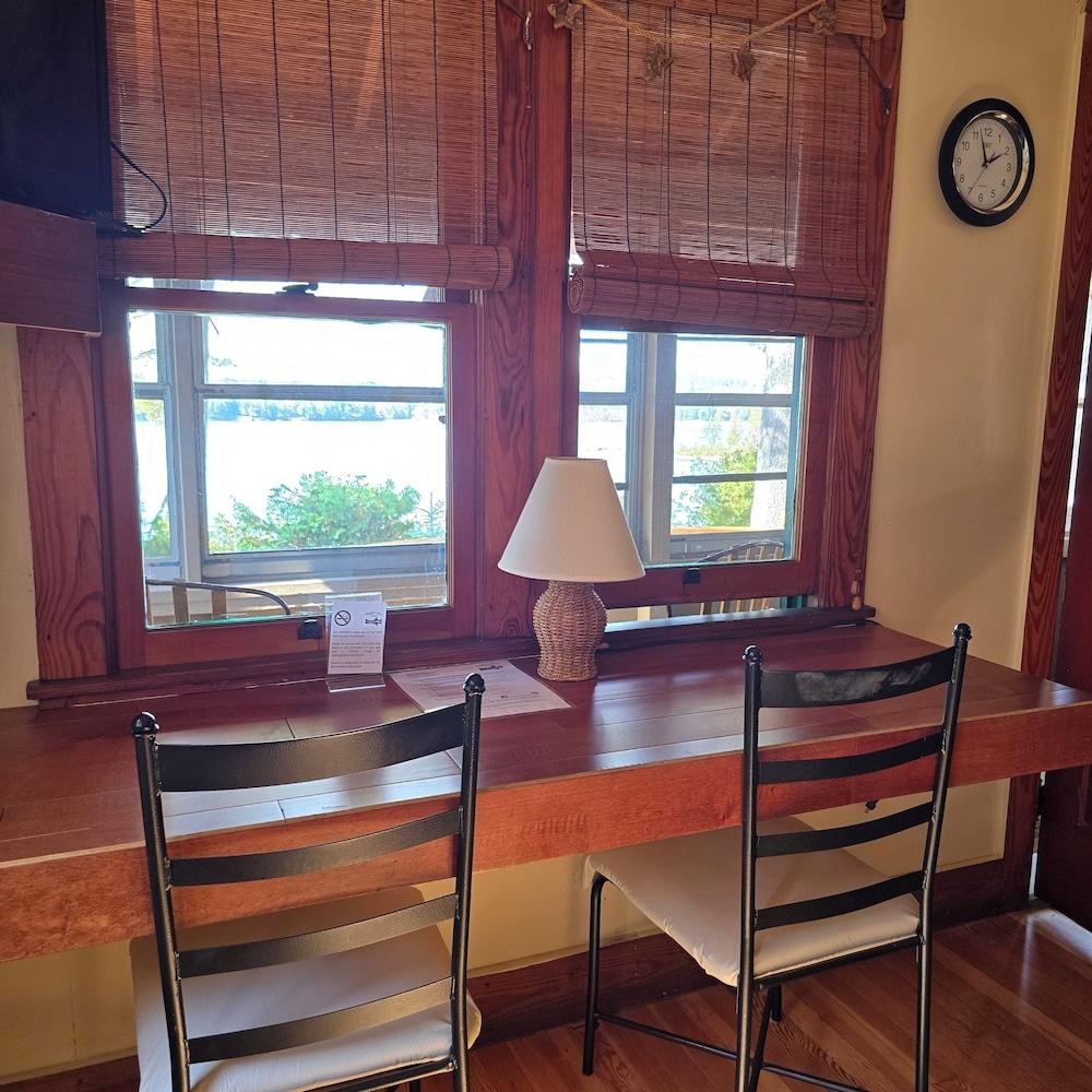 Paddler's Rest Lakeside Cabins and Hotel photo 50
