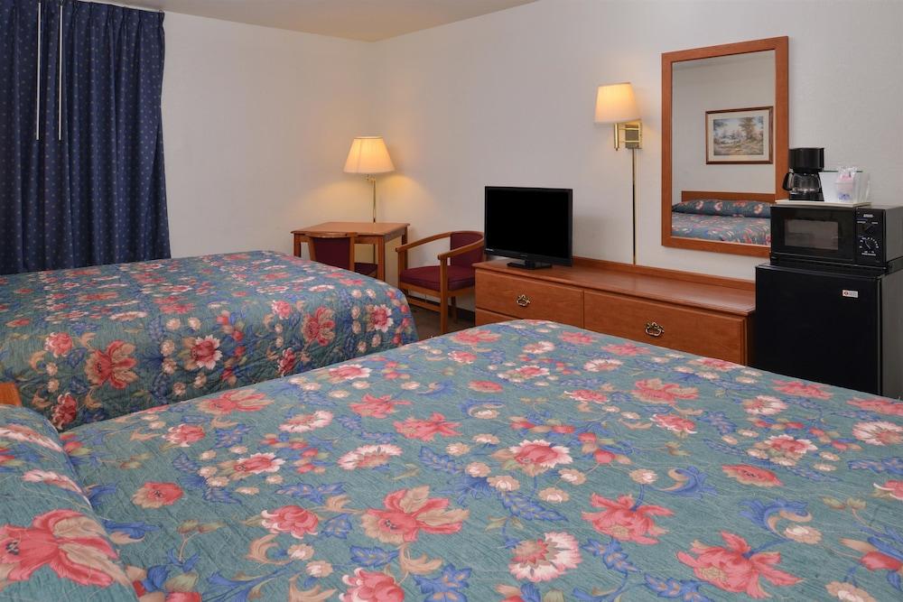 Americas Best Value Inn Smackover photo 18