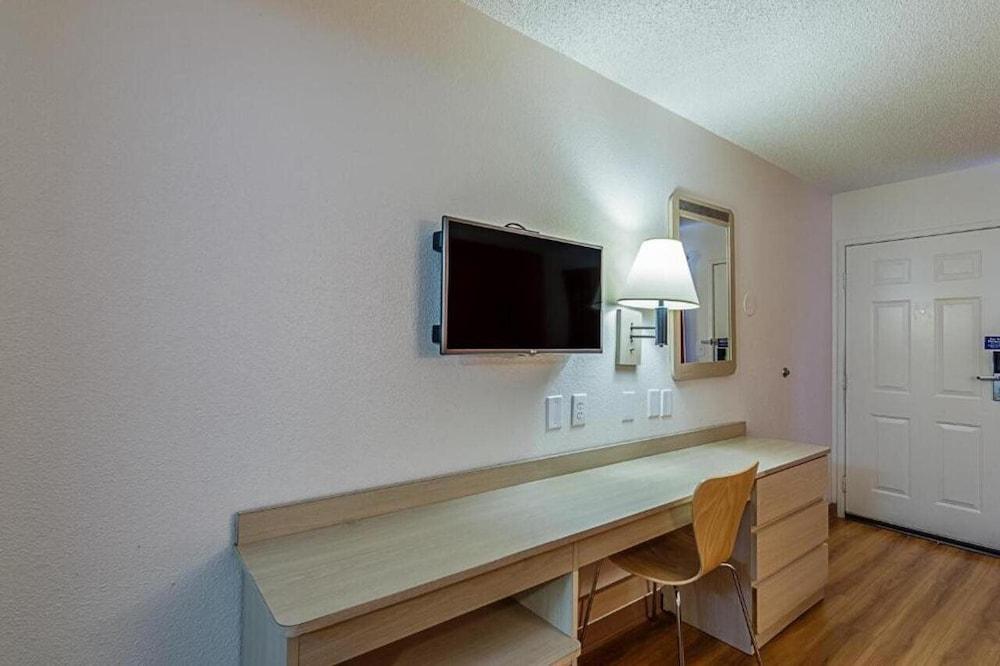 Motel 6 Modesto CA photo 18