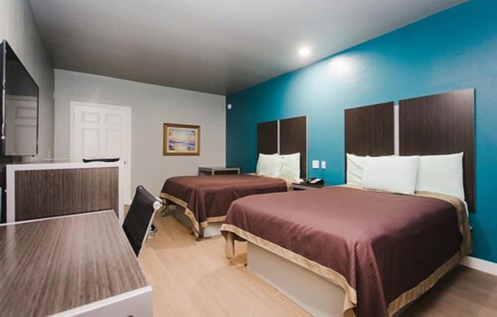 Econo Lodge Inn & Suites Channelview - Houston East photo 18