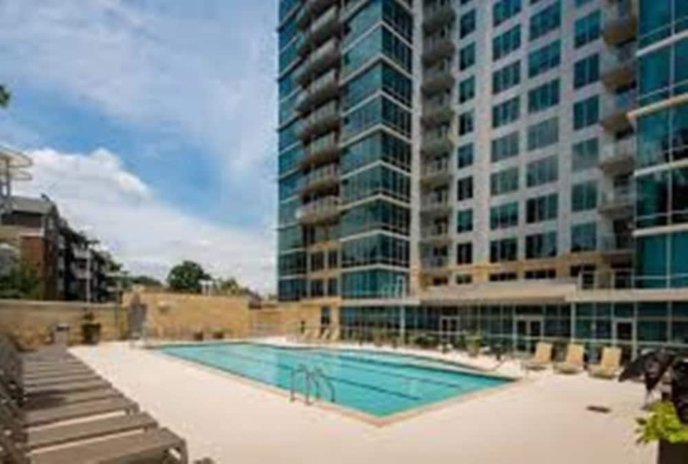 Bluebird Suites in Tysons Corner photo 18