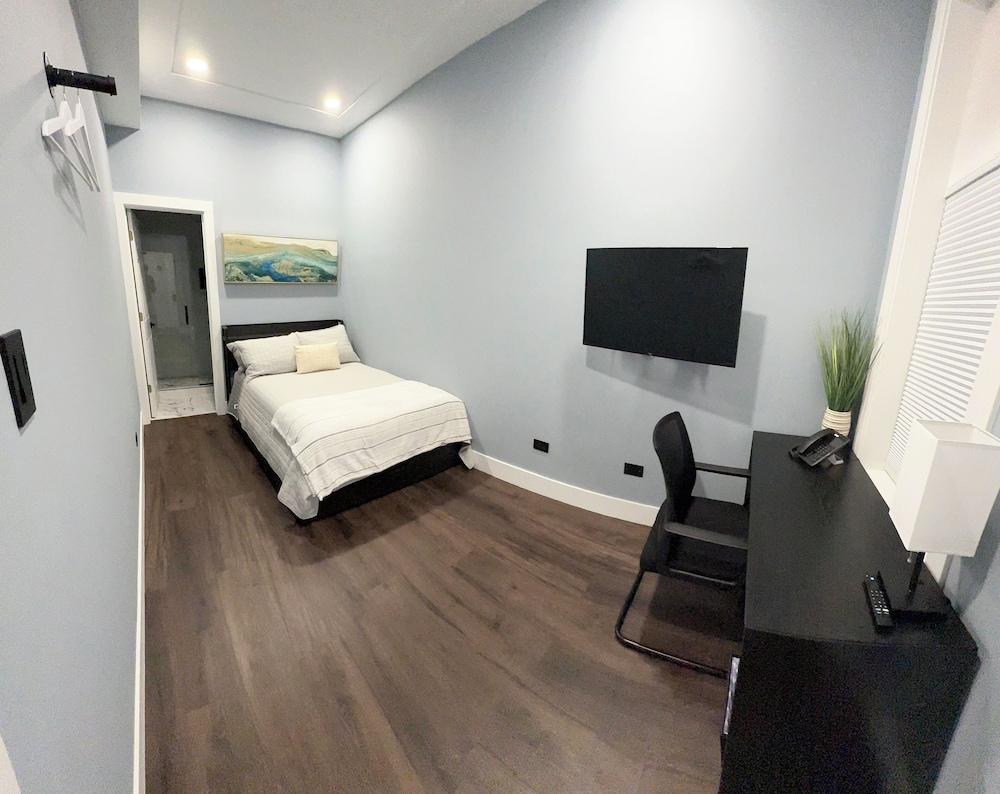 The Den Hotel photo 12
