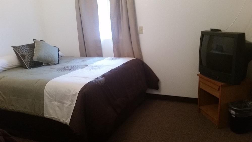 Mystic Valley Inn photo 13