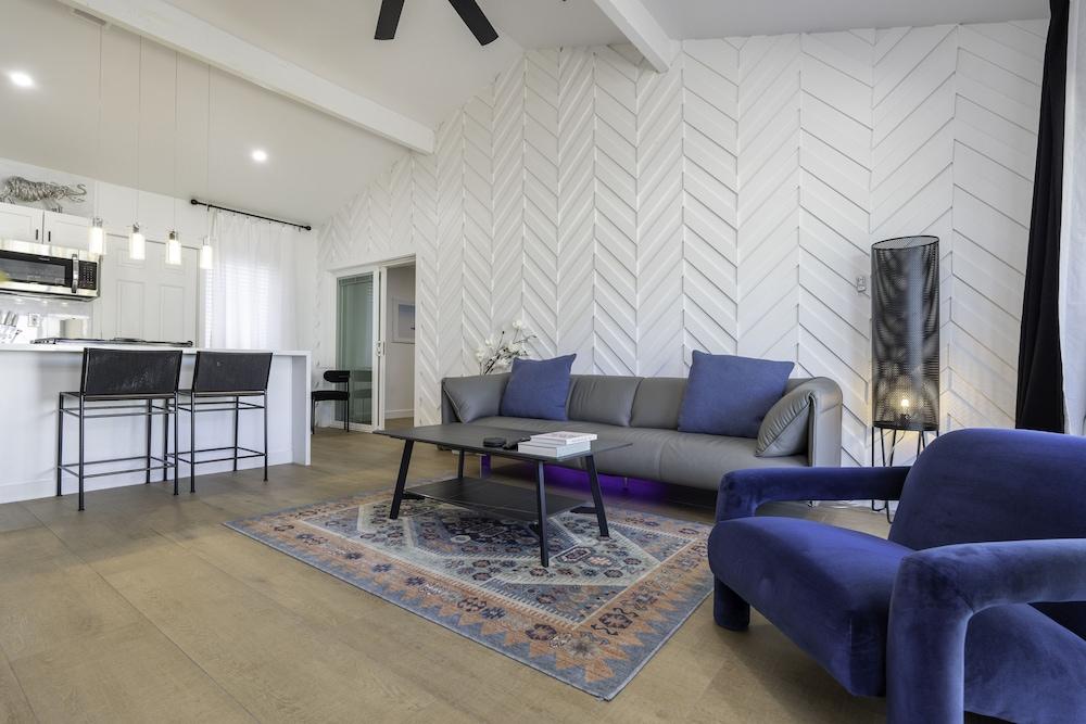 Ash & Ko Boutique Lodging photo 32
