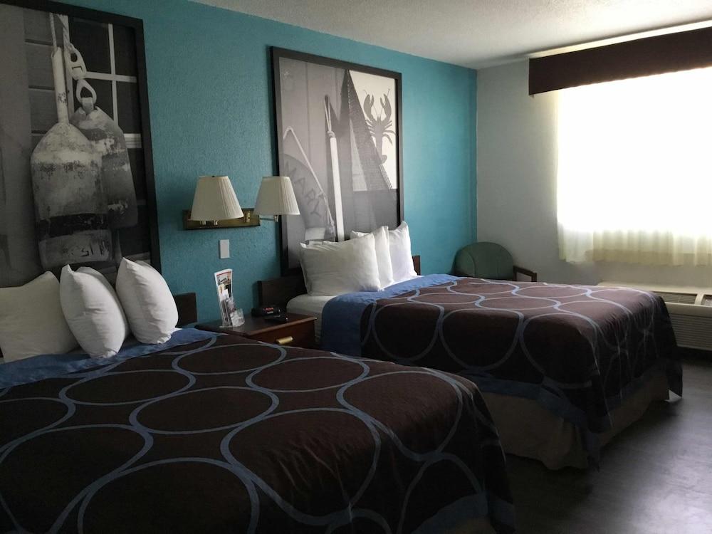 Super 8 by Wyndham Portland ME photo 15