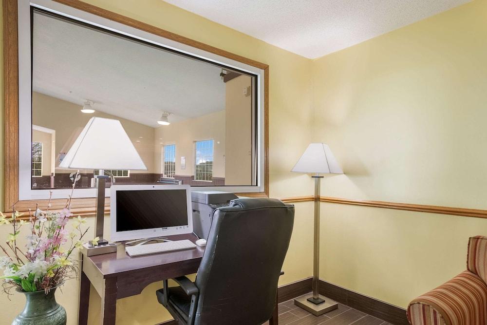 Quality Inn Edgerton photo 47