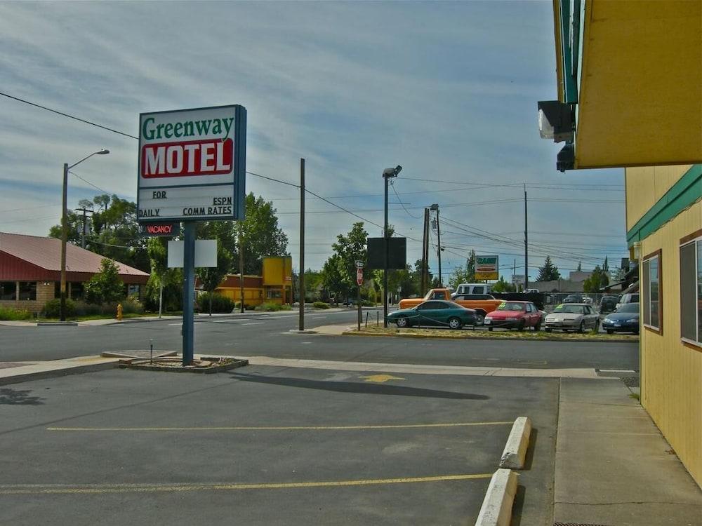 Greenway Motel photo 12