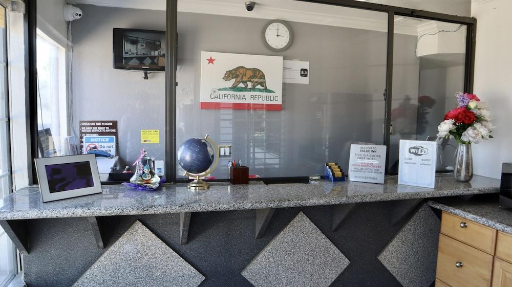 Value Inn Bellflower photo 2