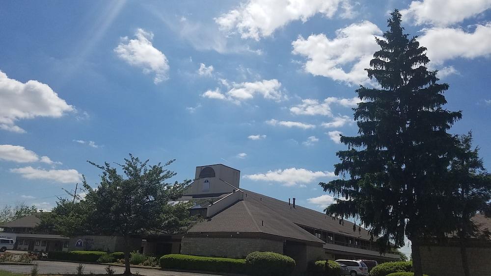 American Value Inn photo 15