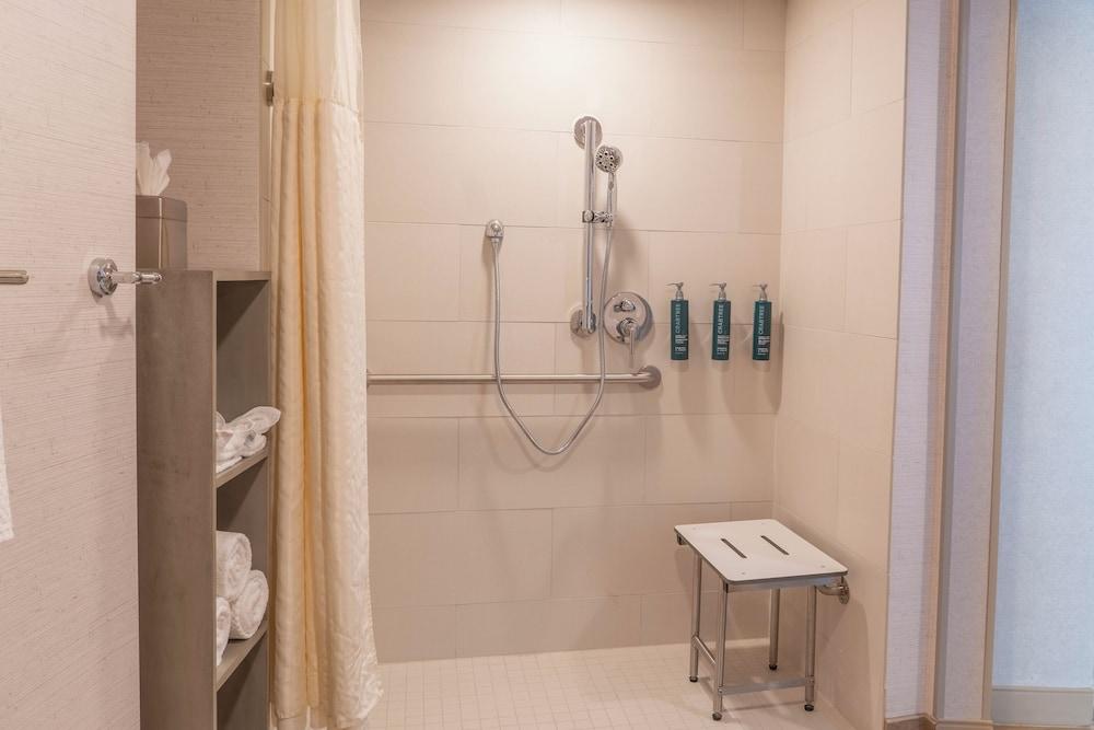 Orange County Hotel photo 17