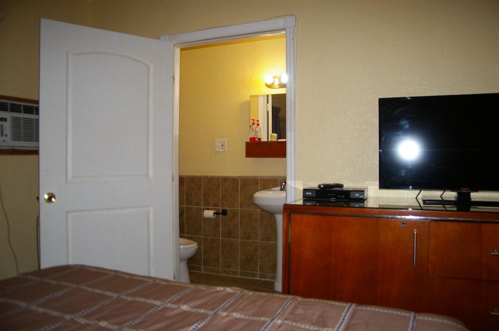 Holiday House Motel photo 6