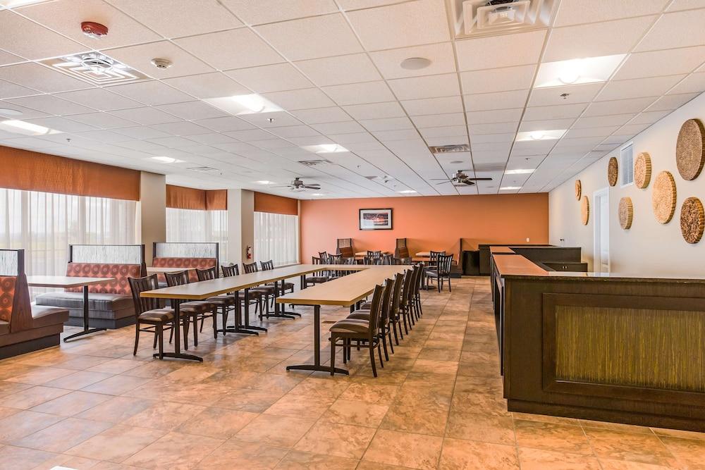 Red Lion Inn & Suites Branson photo 25