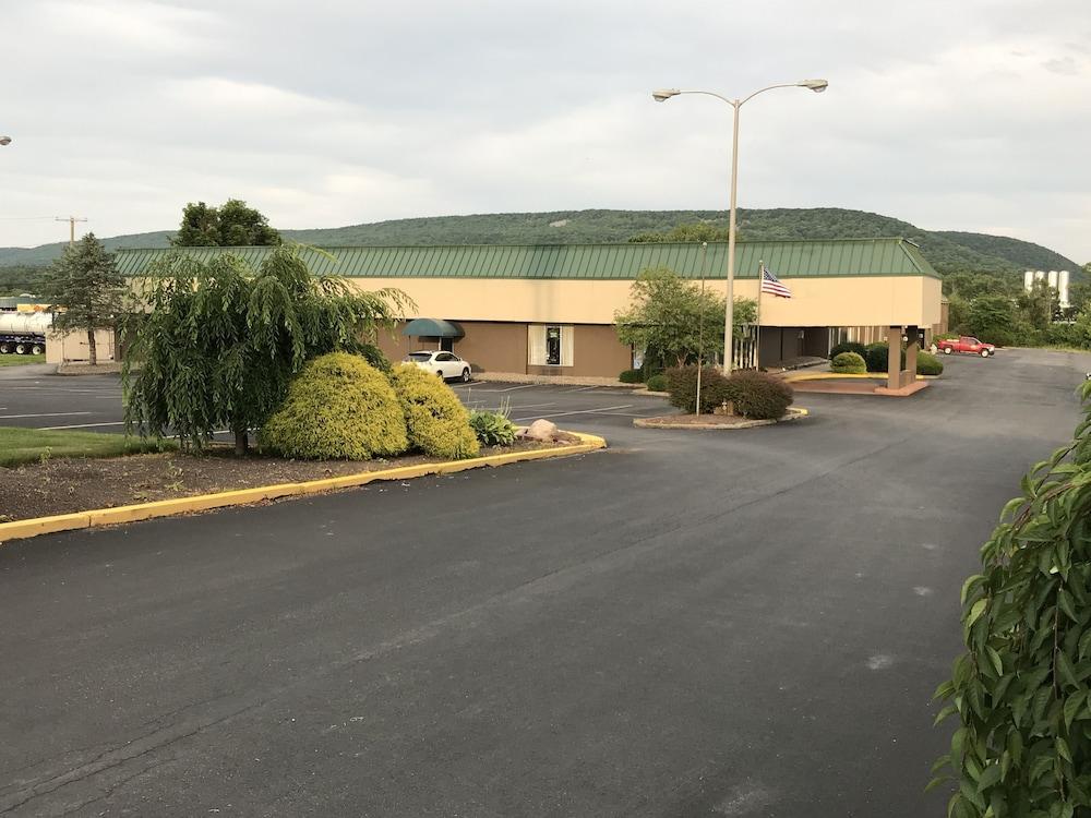 Baymont by Wyndham Milesburg photo 7
