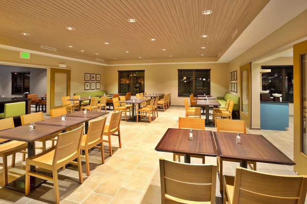 Country Inn & Suites by Radisson, Springfield Southeast photo 20