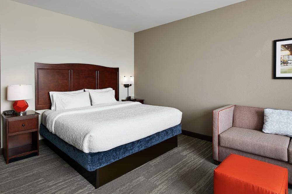 Hampton Inn & Suites Chicago/Mt. Prospect photo 16