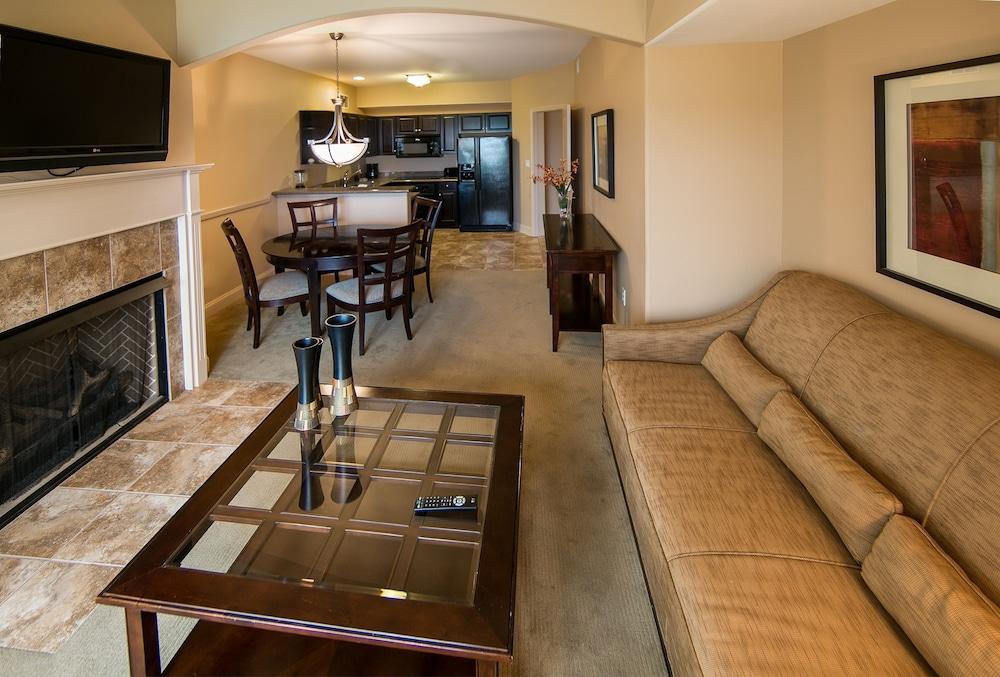 Lodge Of Four Seasons Golf Resort, Marina & Spa photo 42