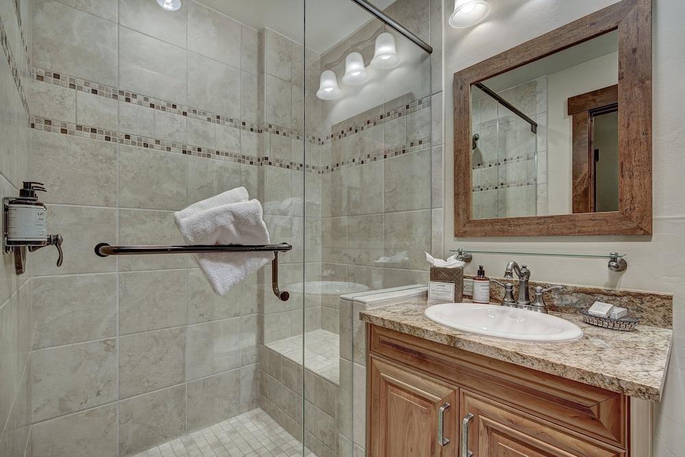 Crystal Peak Lodge, A Vail Resorts Property photo 94