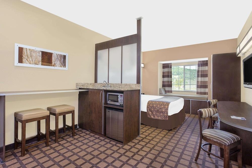 Microtel Inn & Suites by Wyndham Mansfield photo 22