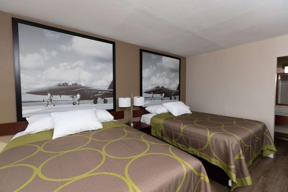 Super 8 by Wyndham Goldsboro photo 8