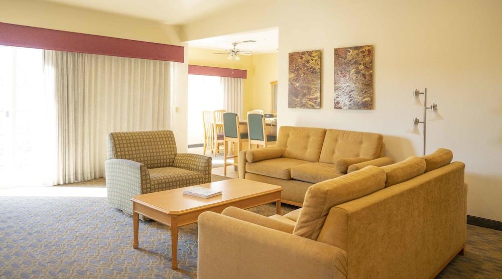 Raintree's Cimarron Golf Resort photo 14