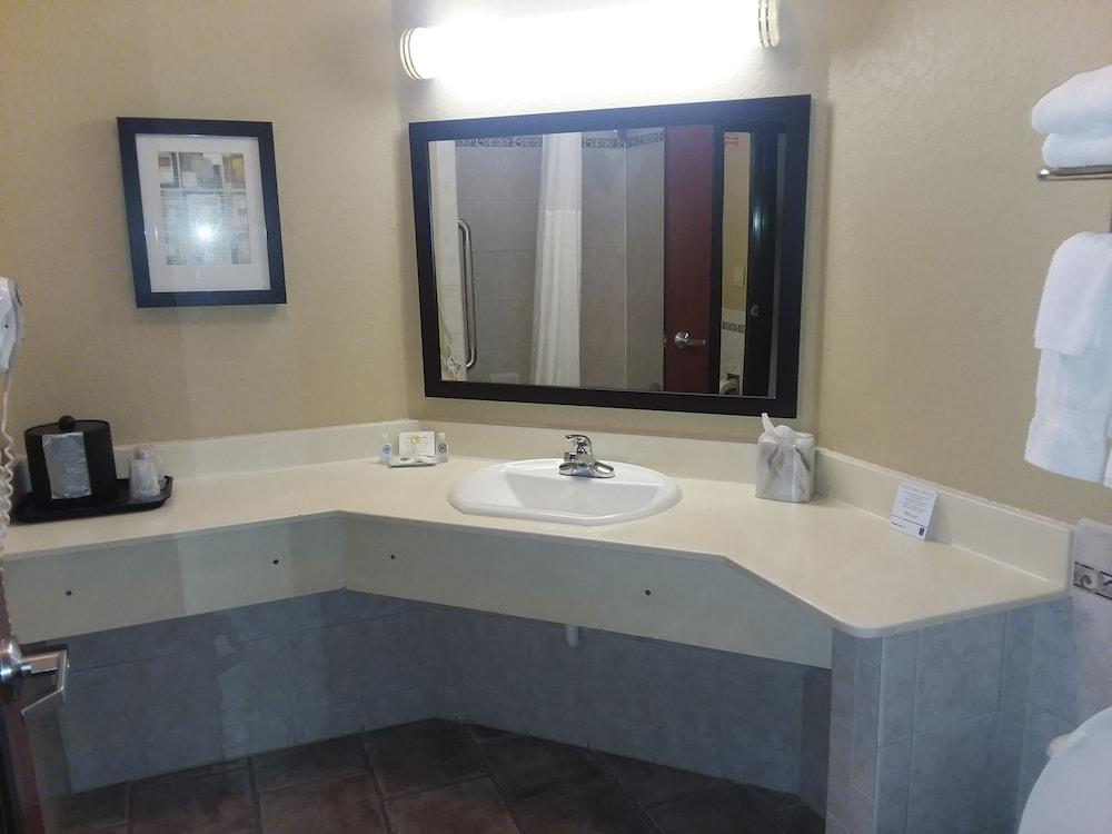 Comfort Inn & Suites Burnet photo 32