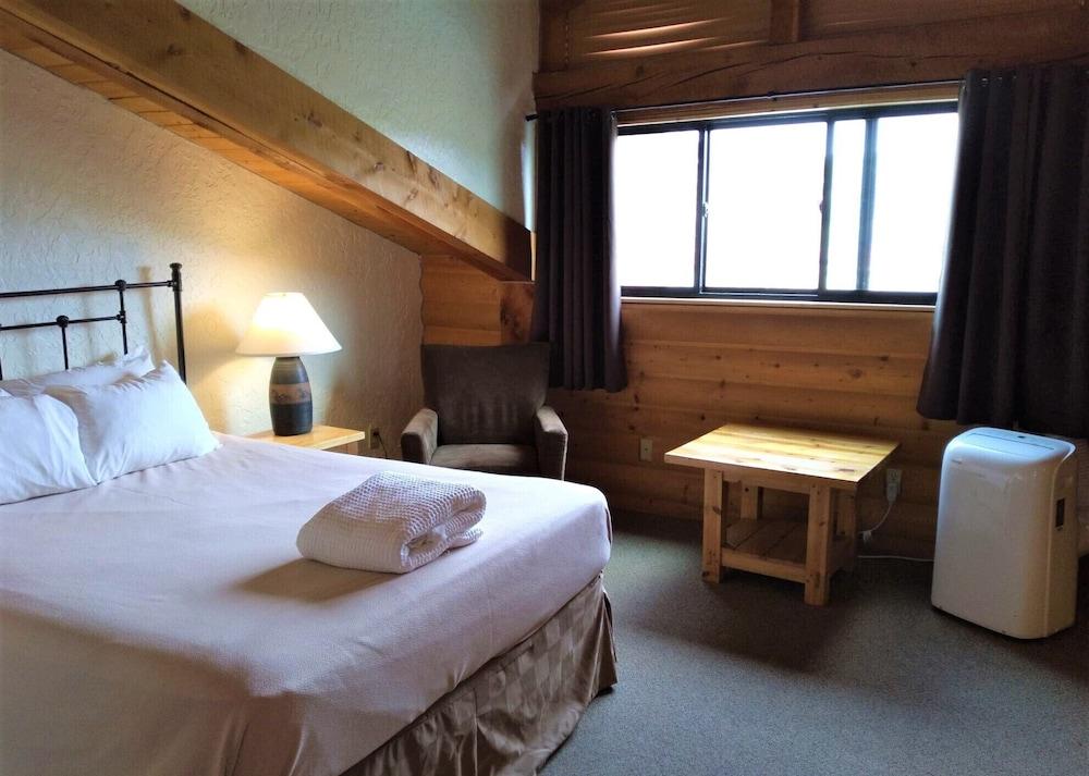 The Boulder Creek Lodge photo 29