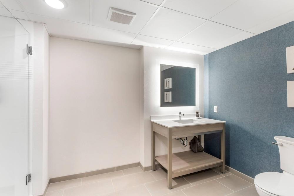 The Harborview on Lake Michigan, Ascend Hotel Collection photo 32