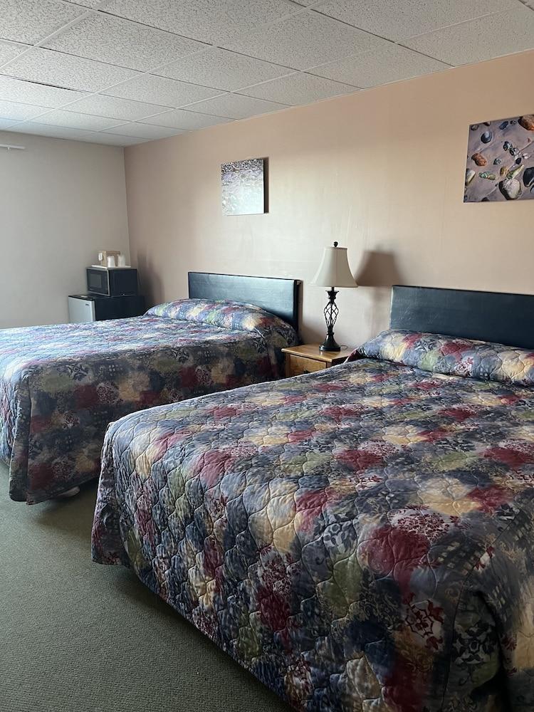 Eagle's Lodge Motel photo 8