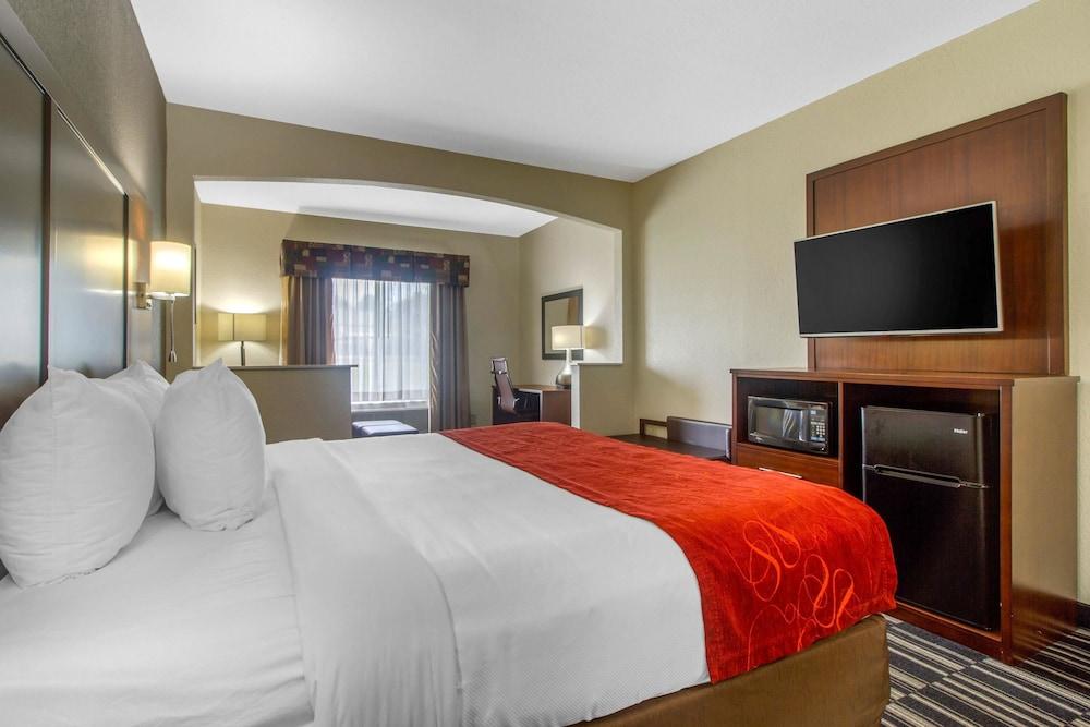 Comfort Suites Danville photo 17