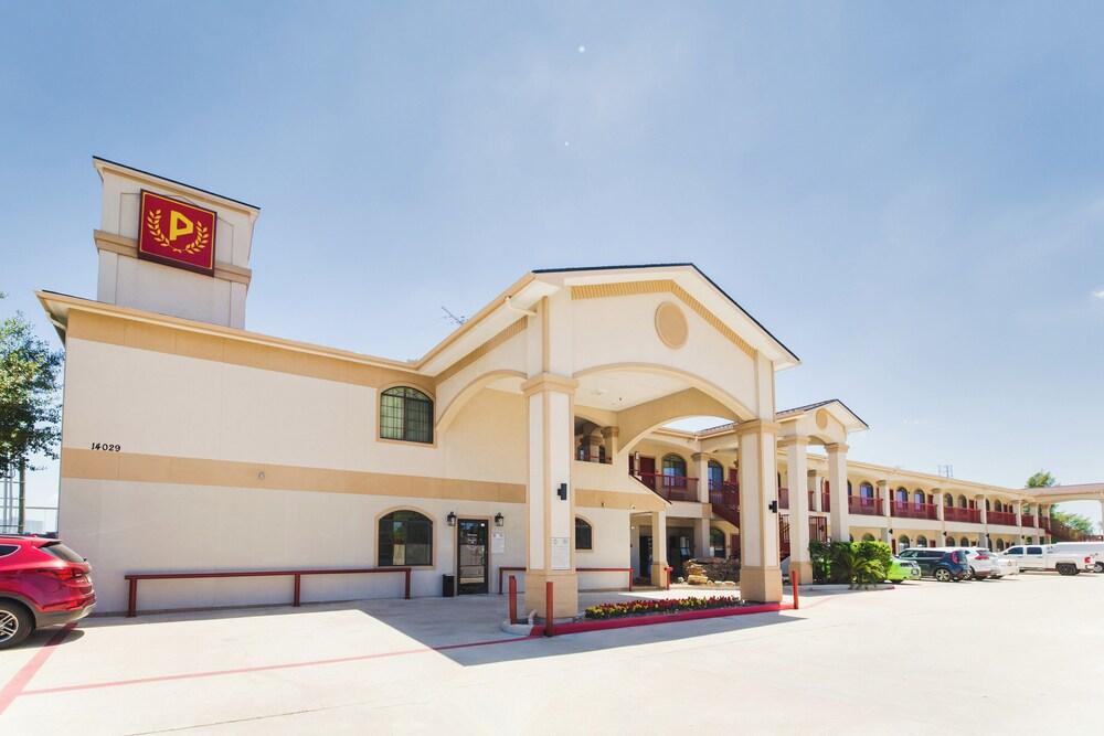 Palace Inn Fairbanks photo 4