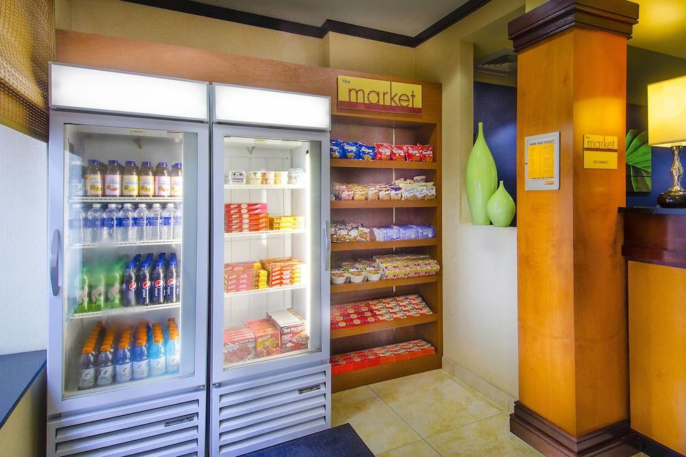 Fairfield Inn by Marriott Washington D.C. photo 12