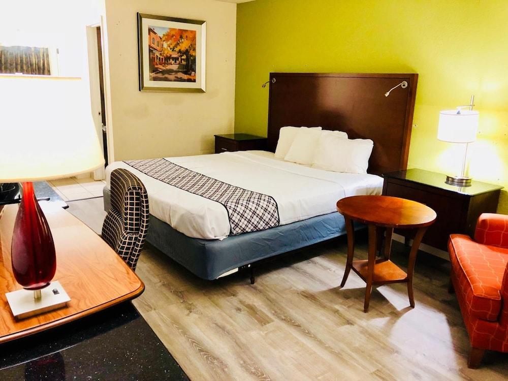 White Marlin Inn photo 8