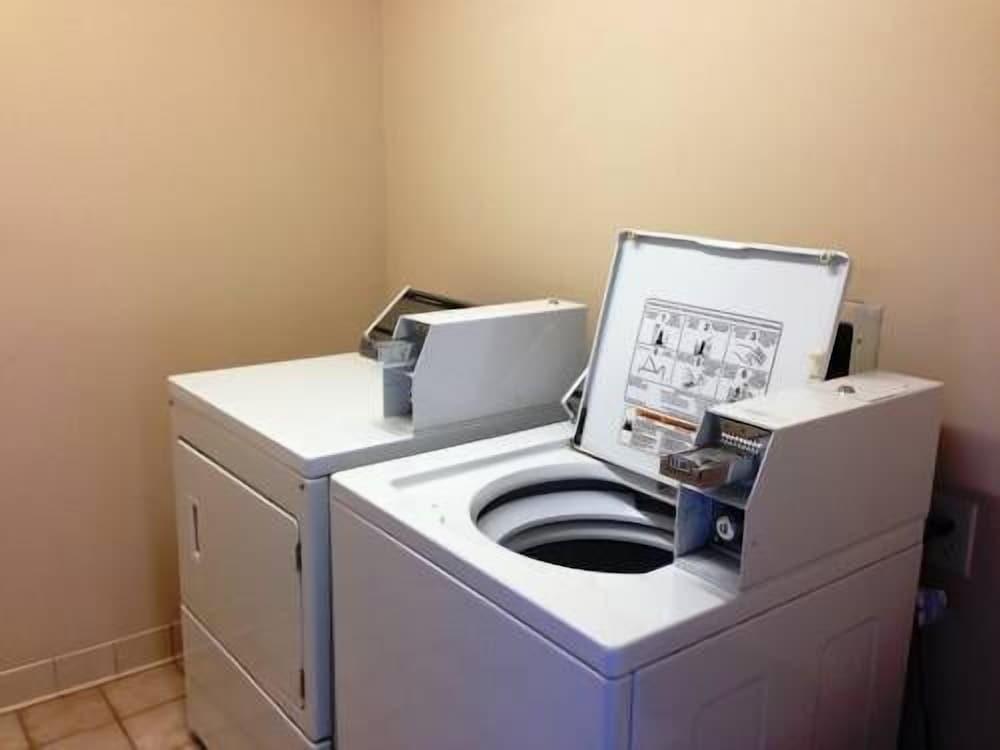 American Inn & Suites - High Point NC photo 11