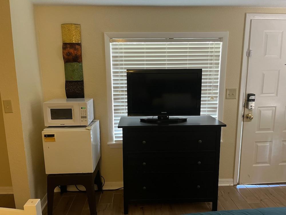 Mar Bay Motel &Suites photo 33