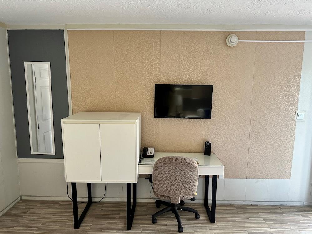 Travelodge by Wyndham Orlando / Heart of International Drive photo 4