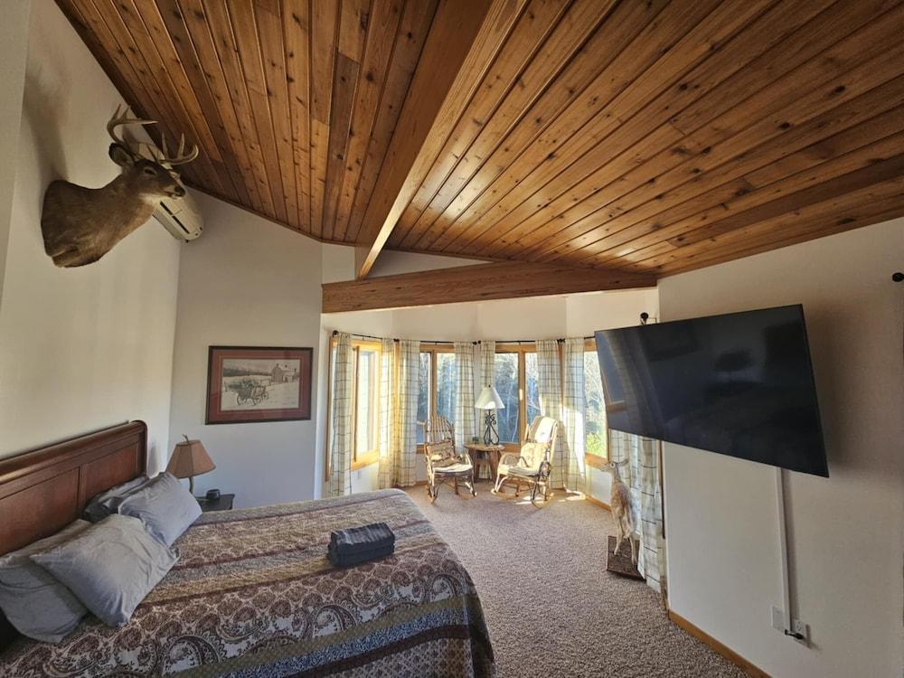 Bear Mountain Lodge photo 13