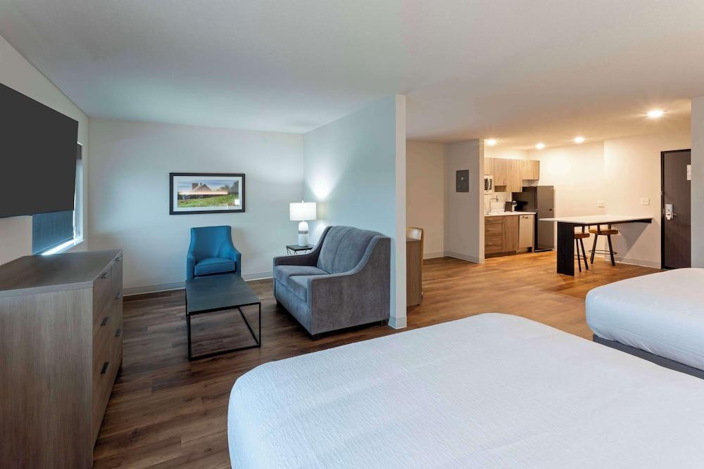 GrandStay Hotel & Suites photo 28