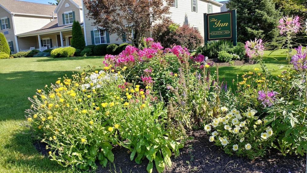 The Inn At Houghton Creek photo 9