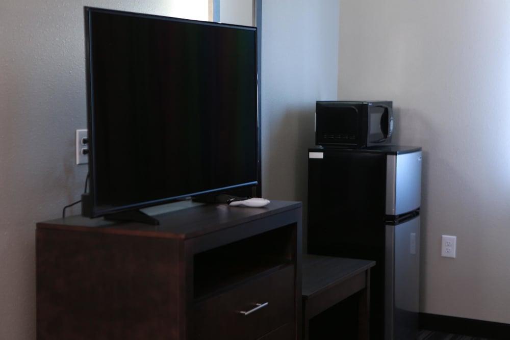 Home Inn and Suites photo 37