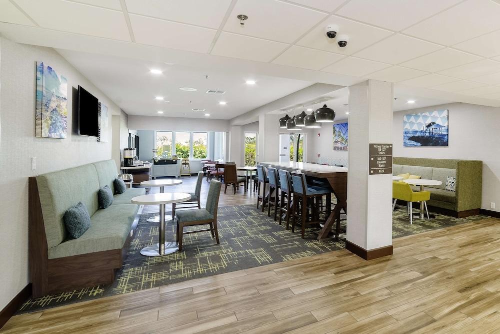 Holiday Inn Express & Suites Port Charlotte by IHG photo 2