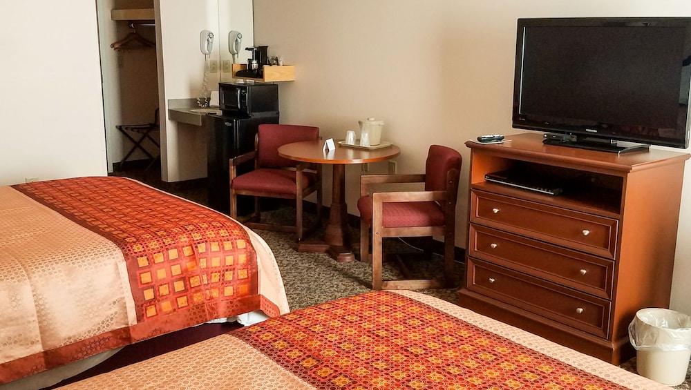 Iveys Motor Lodge Houlton photo 17