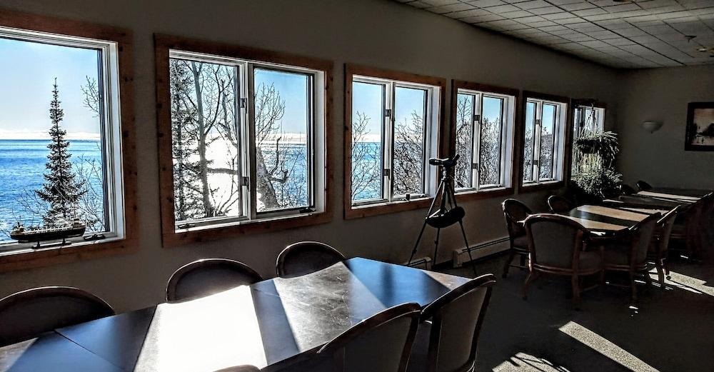 The Cliff Dweller on Lake Superior photo 28