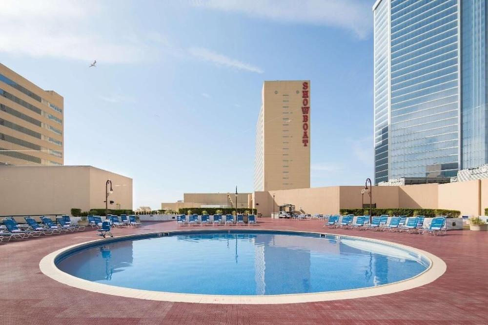 CozySuites at Showboat photo 30