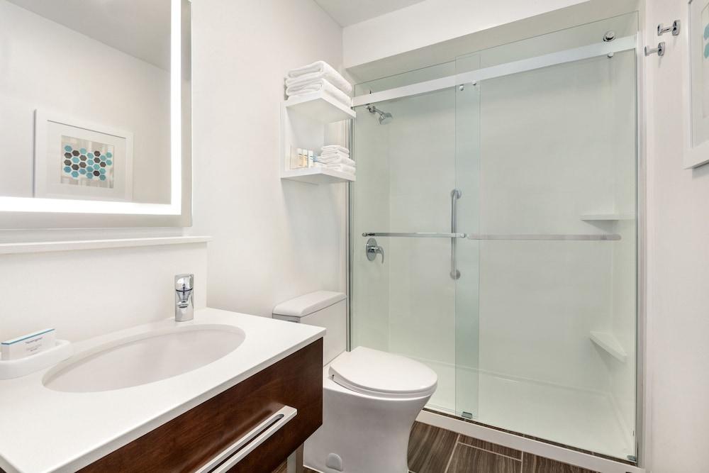 Hampton Inn Clackamas photo 28