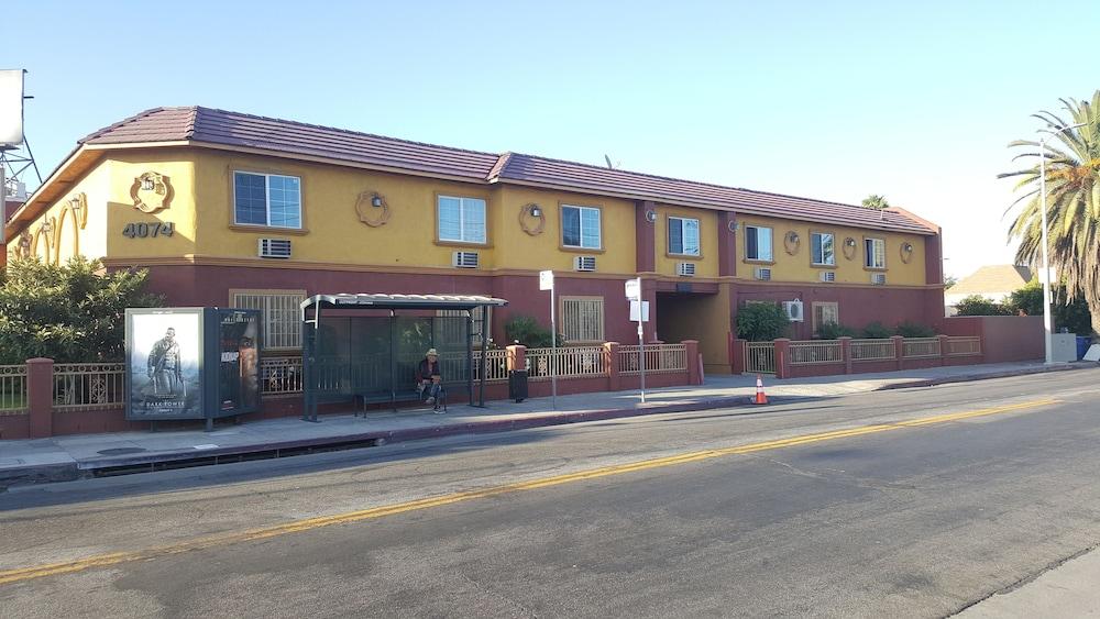 Central Inn Motel on 41 Street photo 26