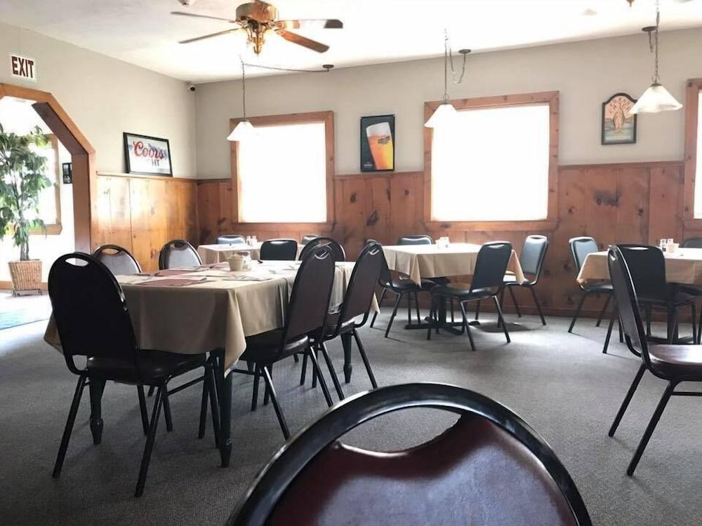 Salmon River Pub & Grill photo 8